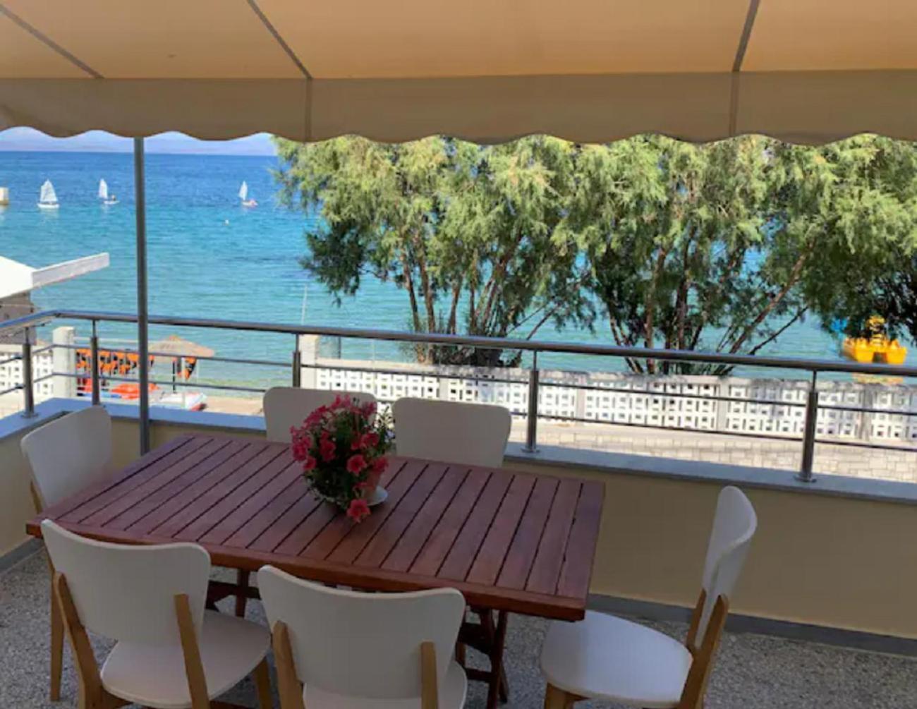 Blue Flag Award Winning Beach: 2 Villa Vrontádos